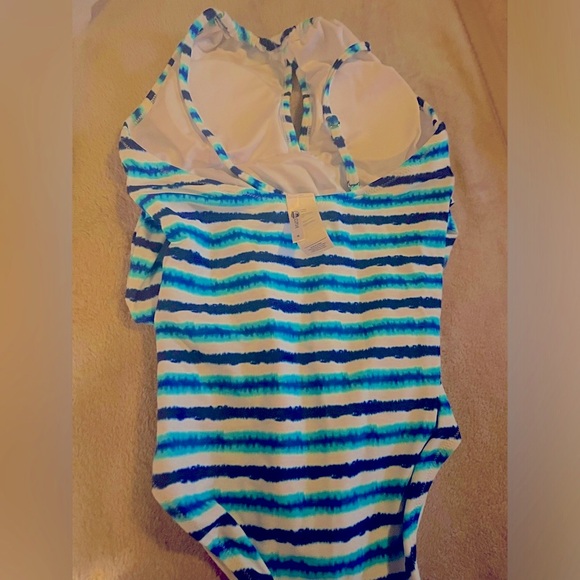 Swim suit one piece - Picture 2 of 2